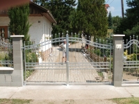 https://www.schmiedezaunprofi.de/files/image/gallery/schmiedeeisernes_tore15.jpg
